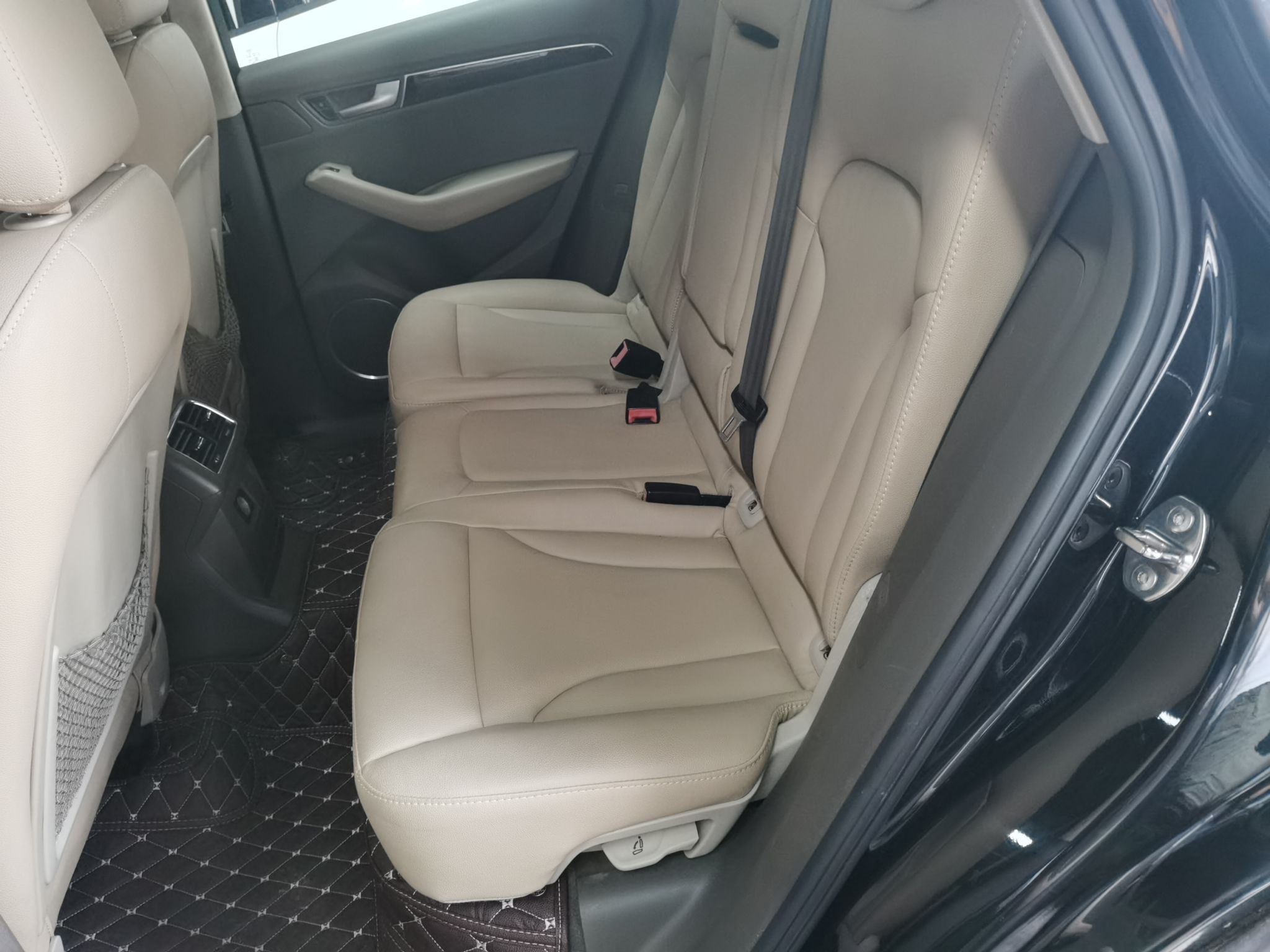 奥迪Q5 2012款 2.0TFSI 舒适型