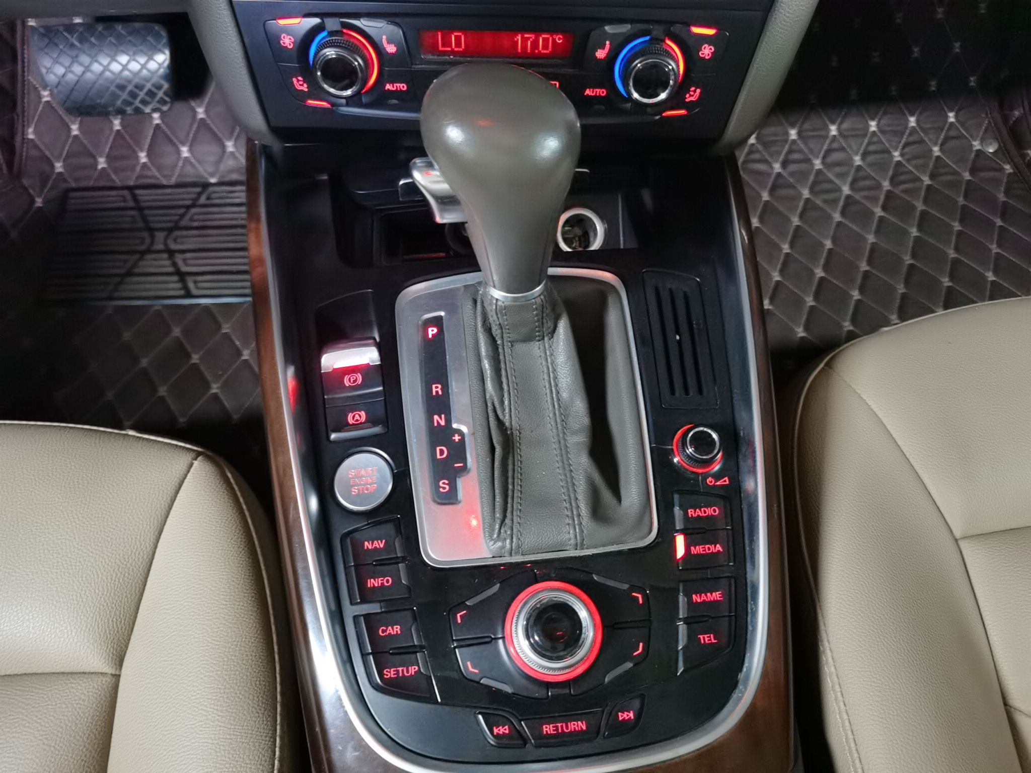 奥迪Q5 2012款 2.0TFSI 舒适型