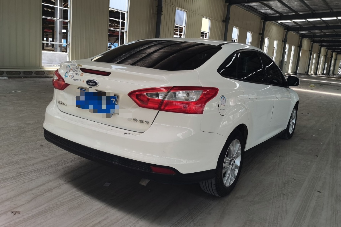 福特 福克斯 2012款 三厢 1.6L 手动舒适型