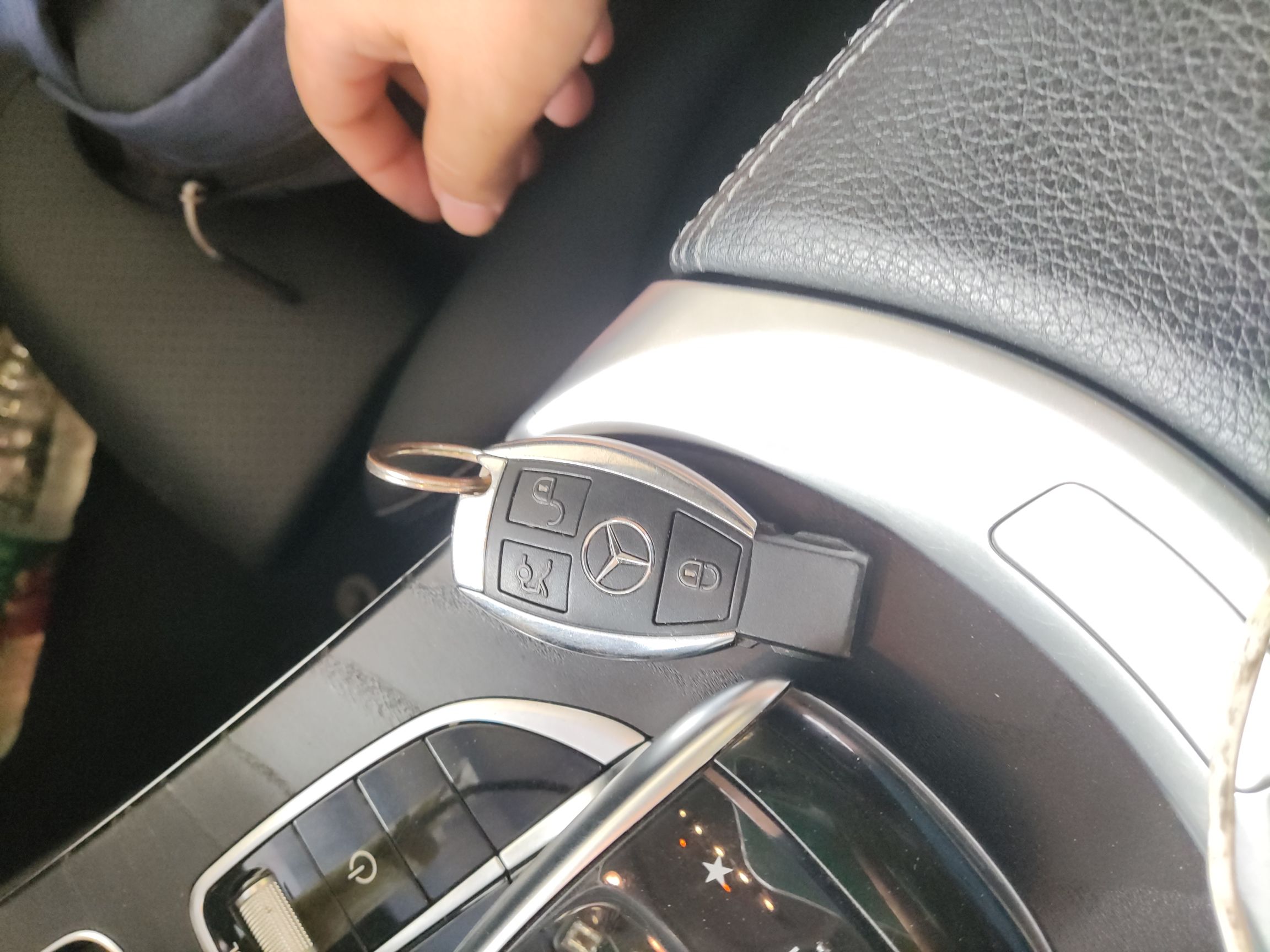 奔驰C级 2017款 改款 C 180 L 时尚型运动版