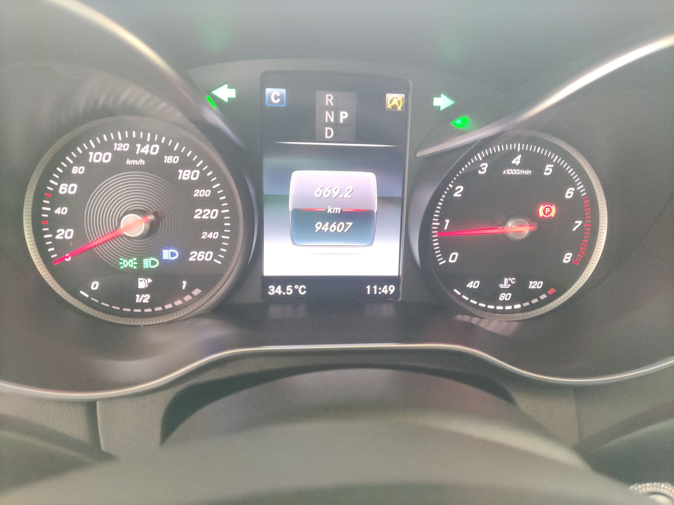 奔驰C级 2017款 改款 C 180 L 时尚型运动版