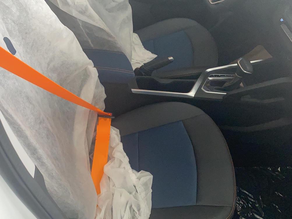 睿蓝汽车X3 PRO 2022款 1.5L CVT小飒