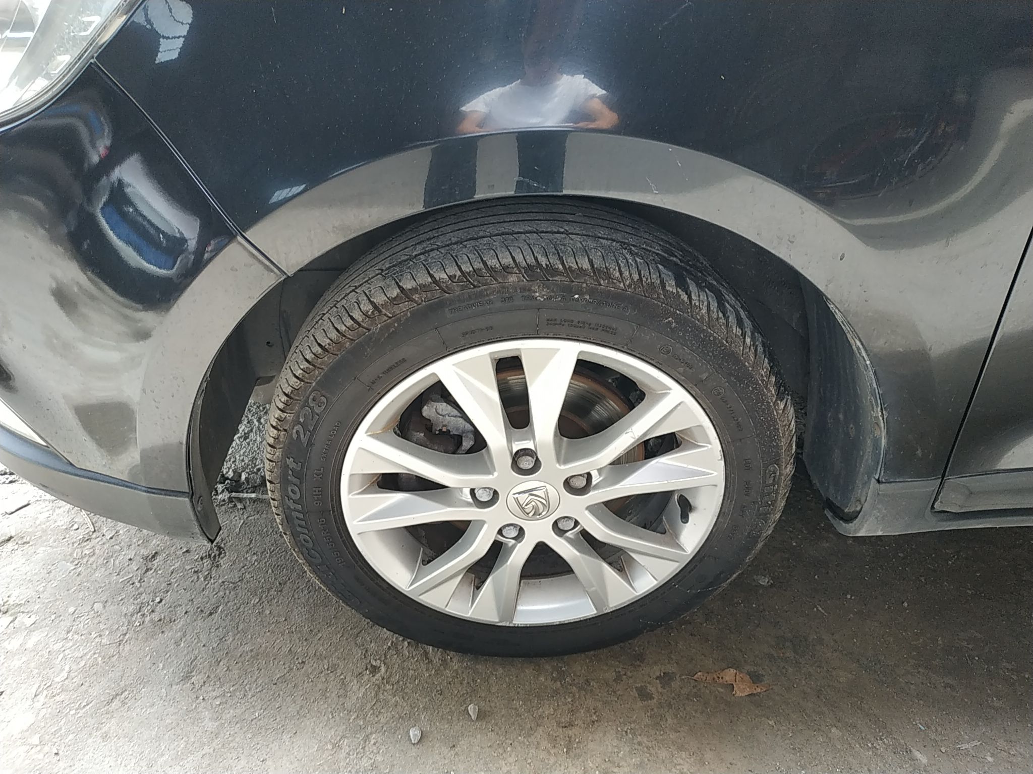 宝骏730 2014款 1.5L 手动豪华导航ESP版 7座