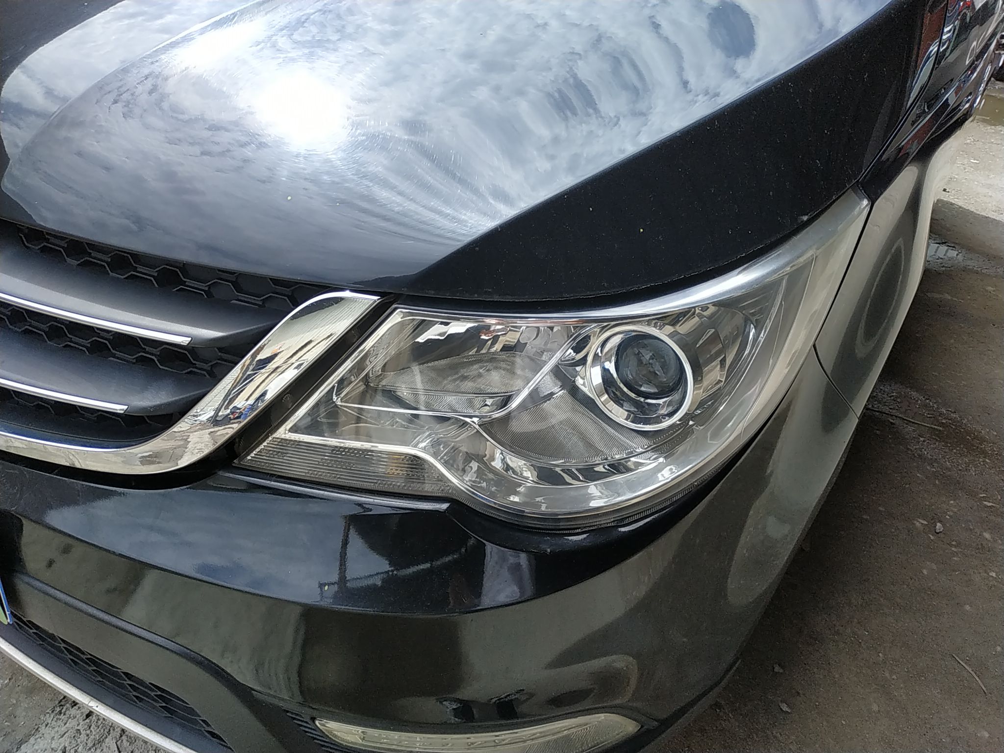 宝骏730 2014款 1.5L 手动豪华导航ESP版 7座