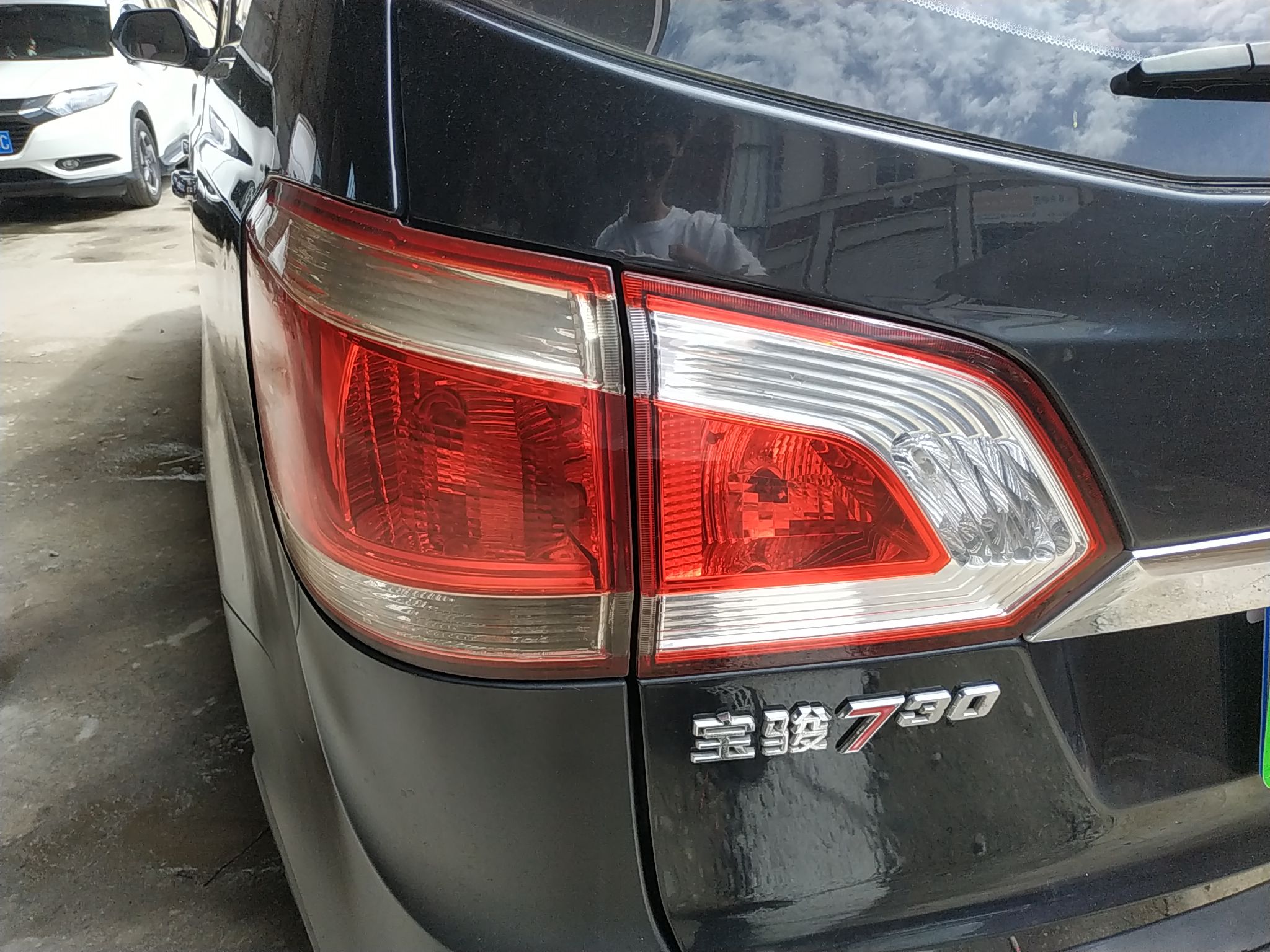 宝骏730 2014款 1.5L 手动豪华导航ESP版 7座