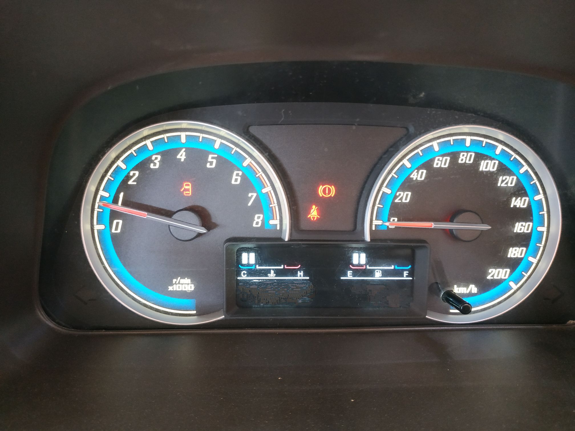 宝骏730 2014款 1.5L 手动豪华导航ESP版 7座