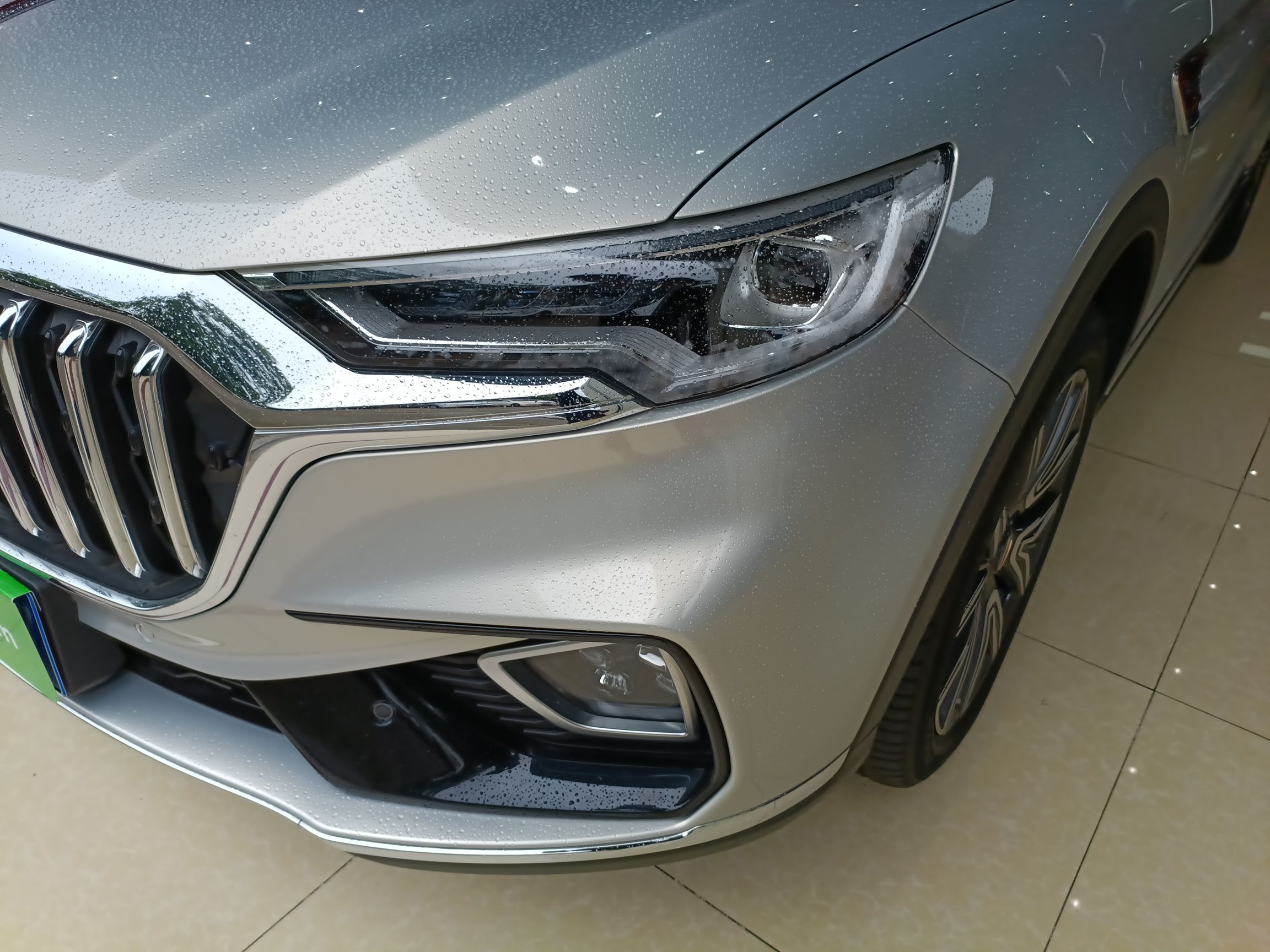 红旗HS5 2022款 改款 2.0T 智联旗享四驱版