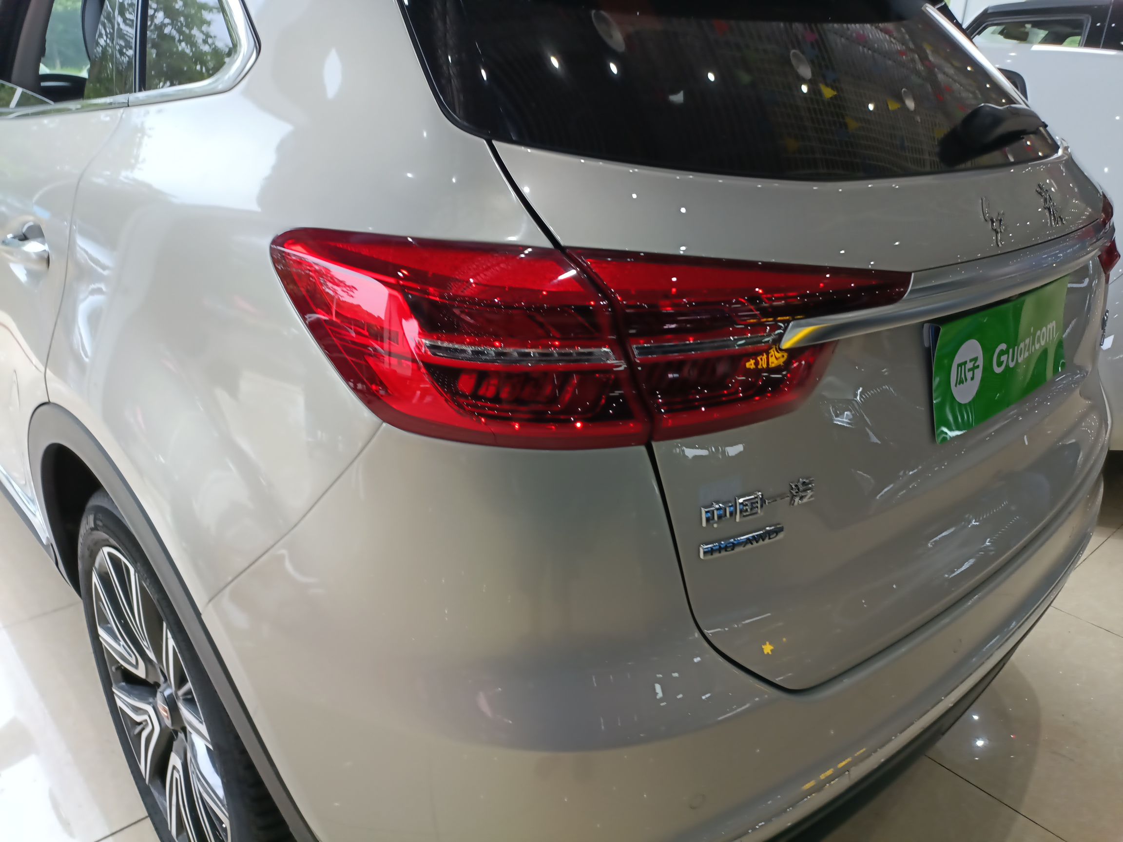 红旗HS5 2022款 改款 2.0T 智联旗享四驱版