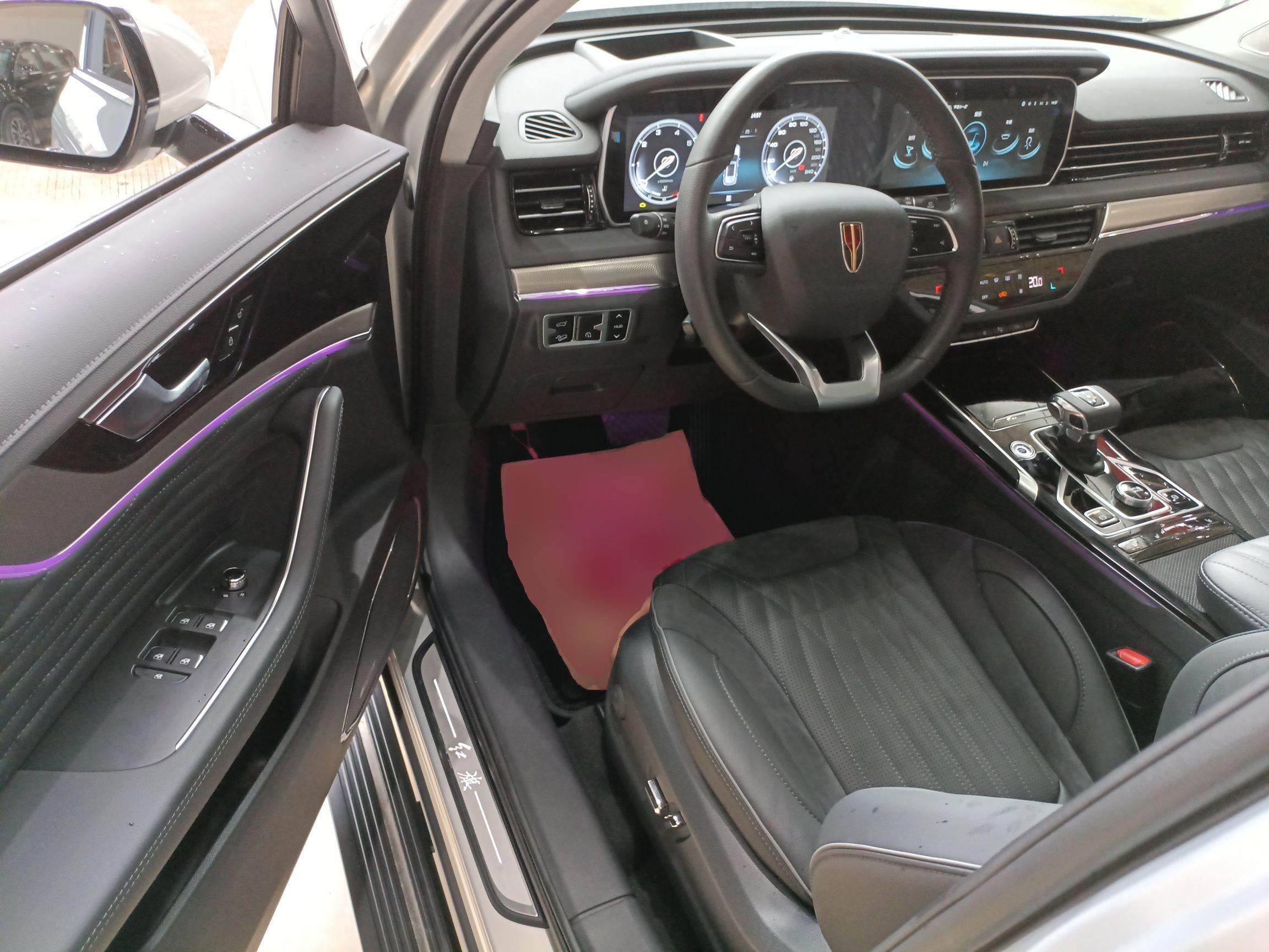 红旗HS5 2022款 改款 2.0T 智联旗享四驱版