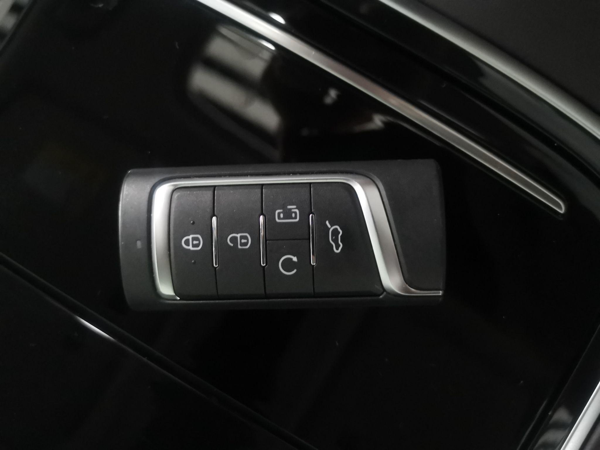 广汽传祺 传祺M8 2021款 领秀系列 390T 尊享版