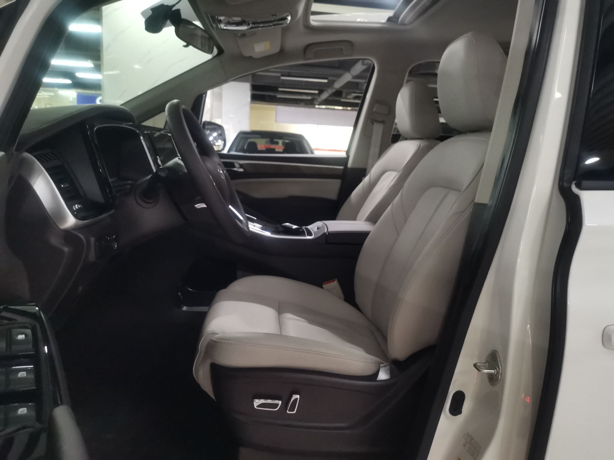 广汽传祺 传祺M8 2021款 领秀系列 390T 尊享版