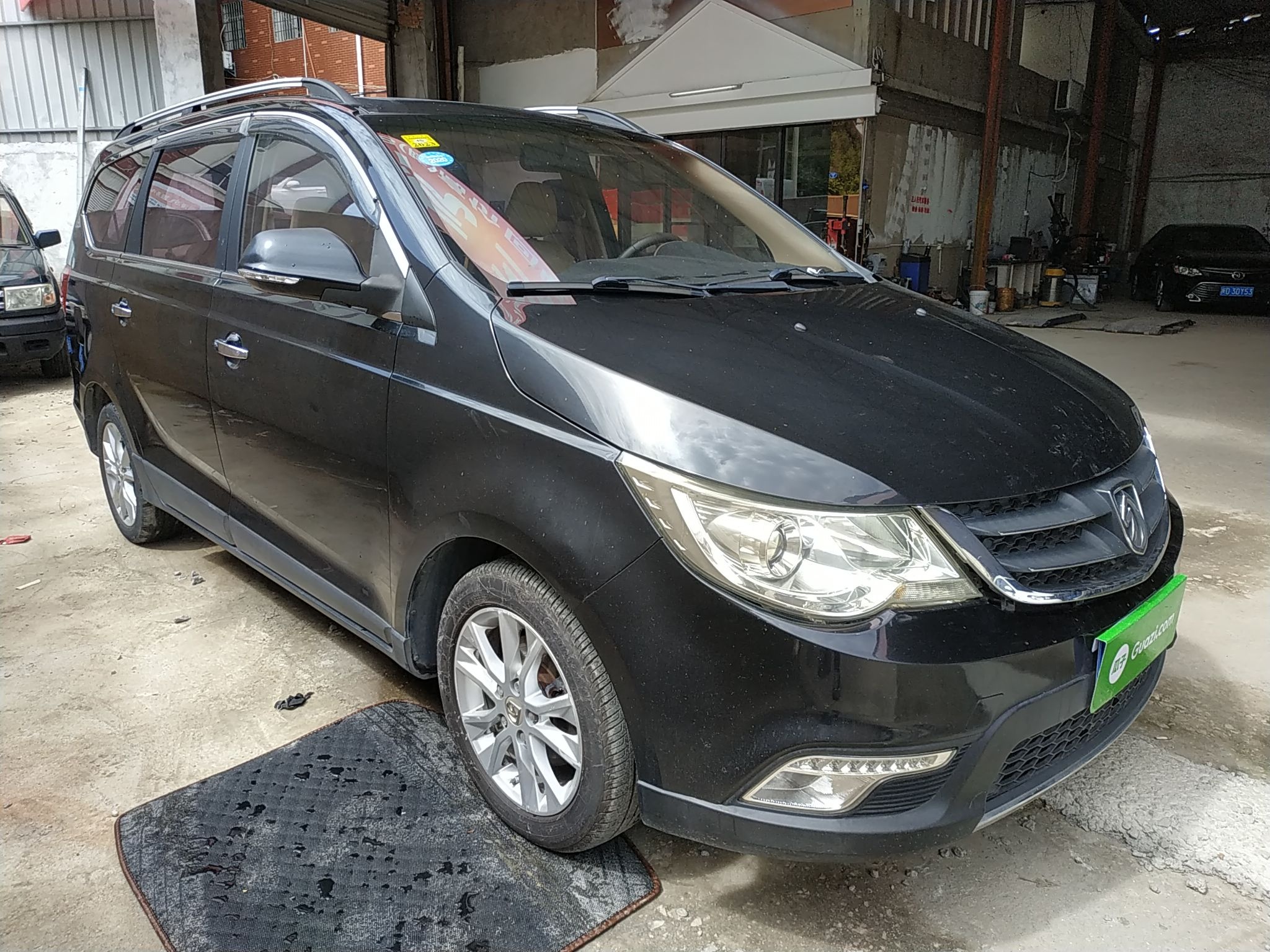 宝骏730 2014款 1.5L 手动豪华导航ESP版 7座