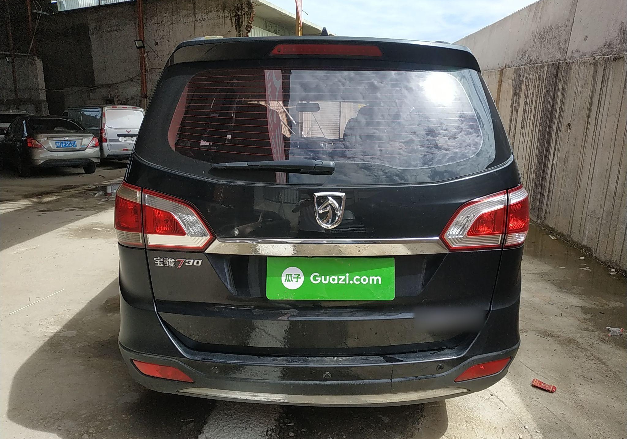 宝骏730 2014款 1.5L 手动豪华导航ESP版 7座