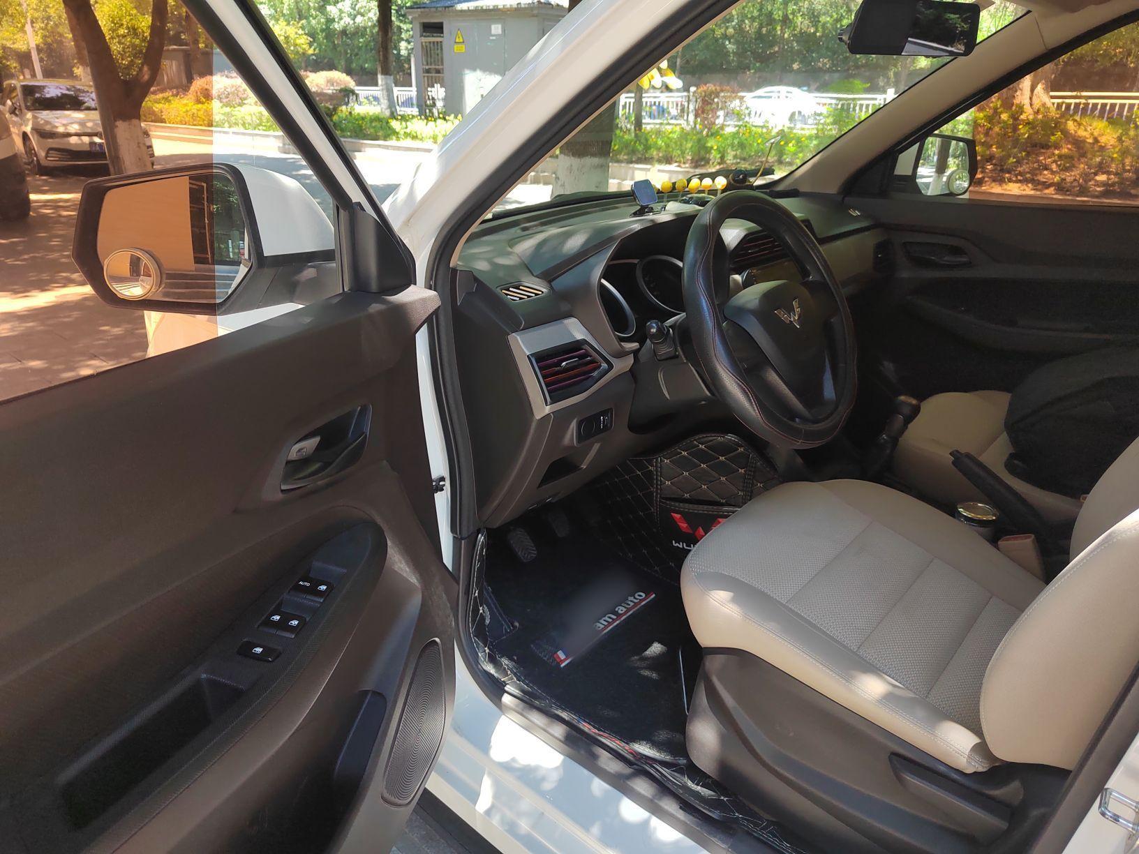 五菱汽车 五菱宏光 2018款 1.5L S标准型L2B