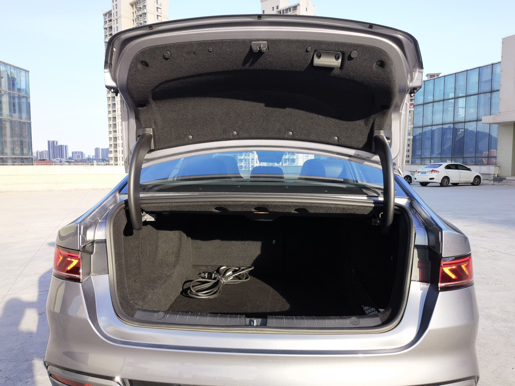 比亚迪 秦PLUS 2021款 DM-i 120KM 旗舰型