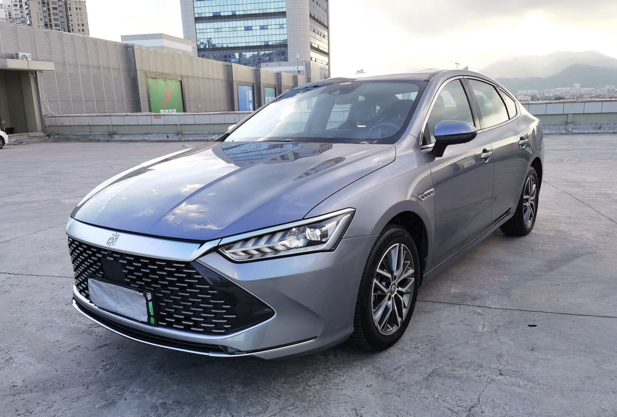 比亚迪 秦PLUS 2021款 DM-i 120KM 旗舰型