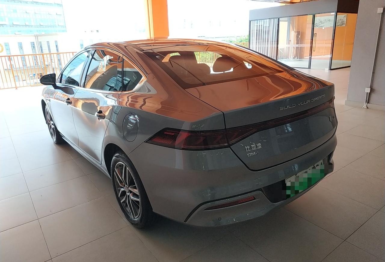 比亚迪 秦PLUS 2021款 DM-i 120KM 旗舰型