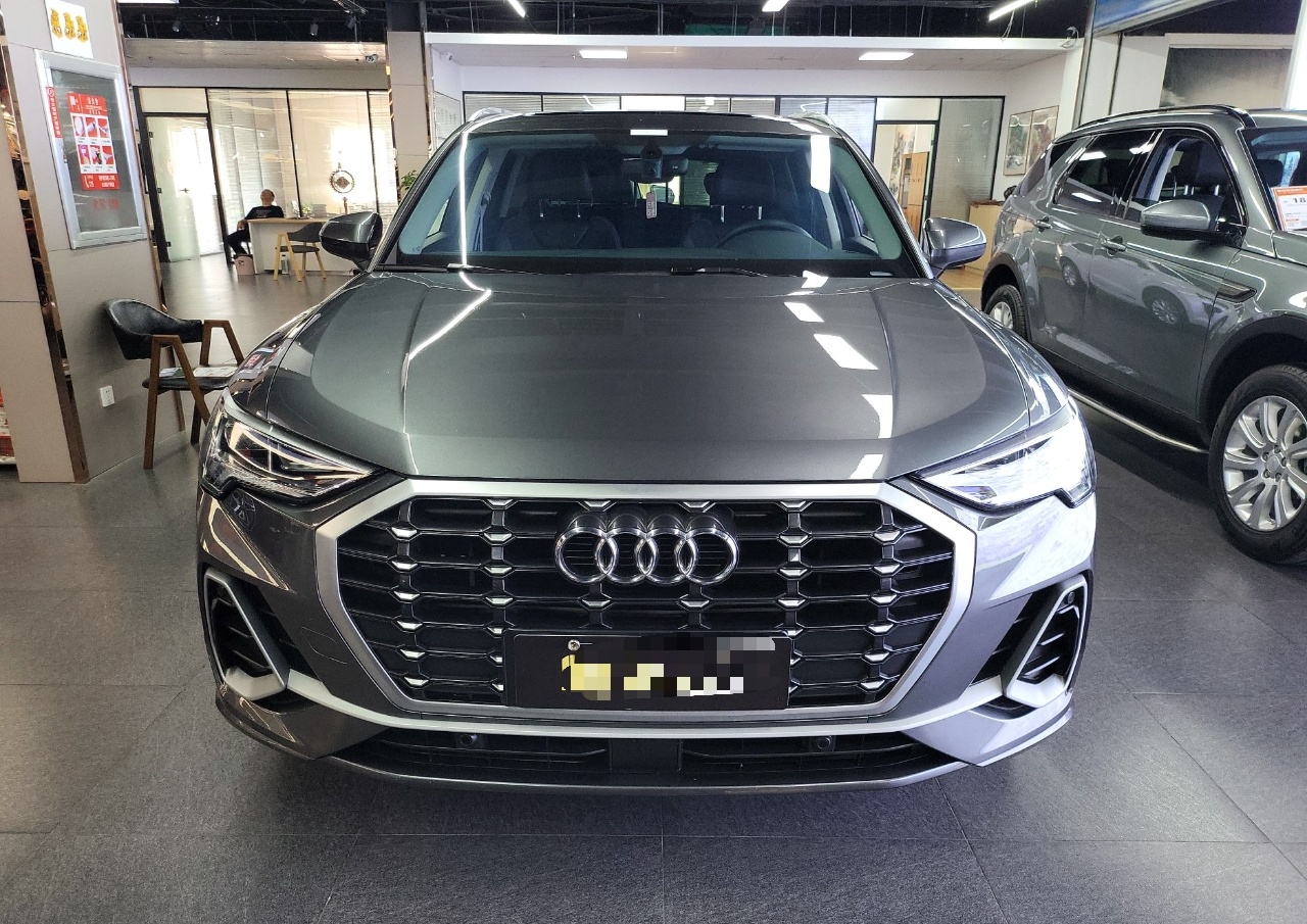 奥迪Q3 2021款 35 TFSI 时尚动感型