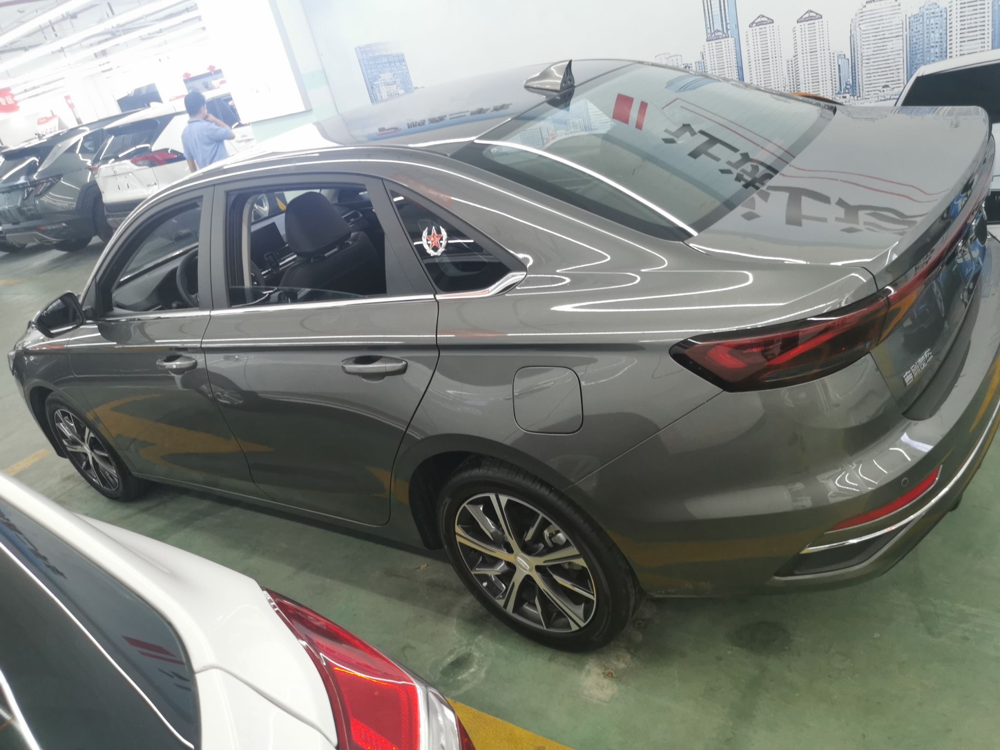 吉利汽车 帝豪 2022款 第4代 1.5L CVT尊贵型