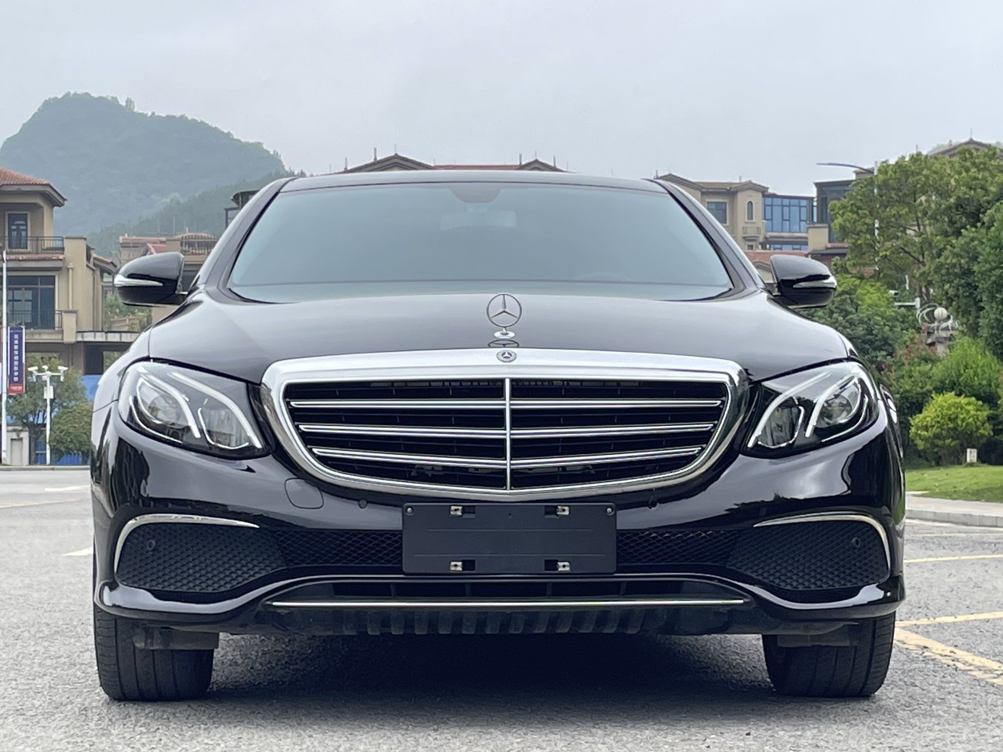 奔驰E级 2020款 E 260 L