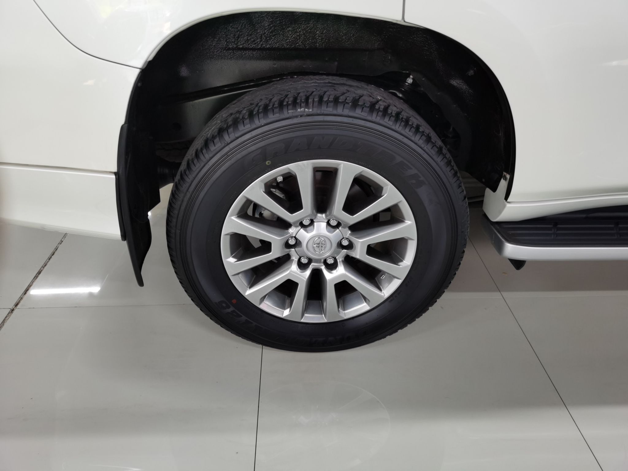 丰田 普拉多 2019款 3.5L 自动TX-L尊享版