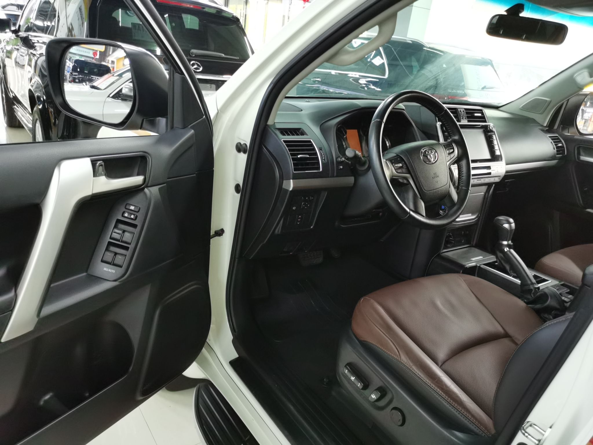 丰田 普拉多 2019款 3.5L 自动TX-L尊享版