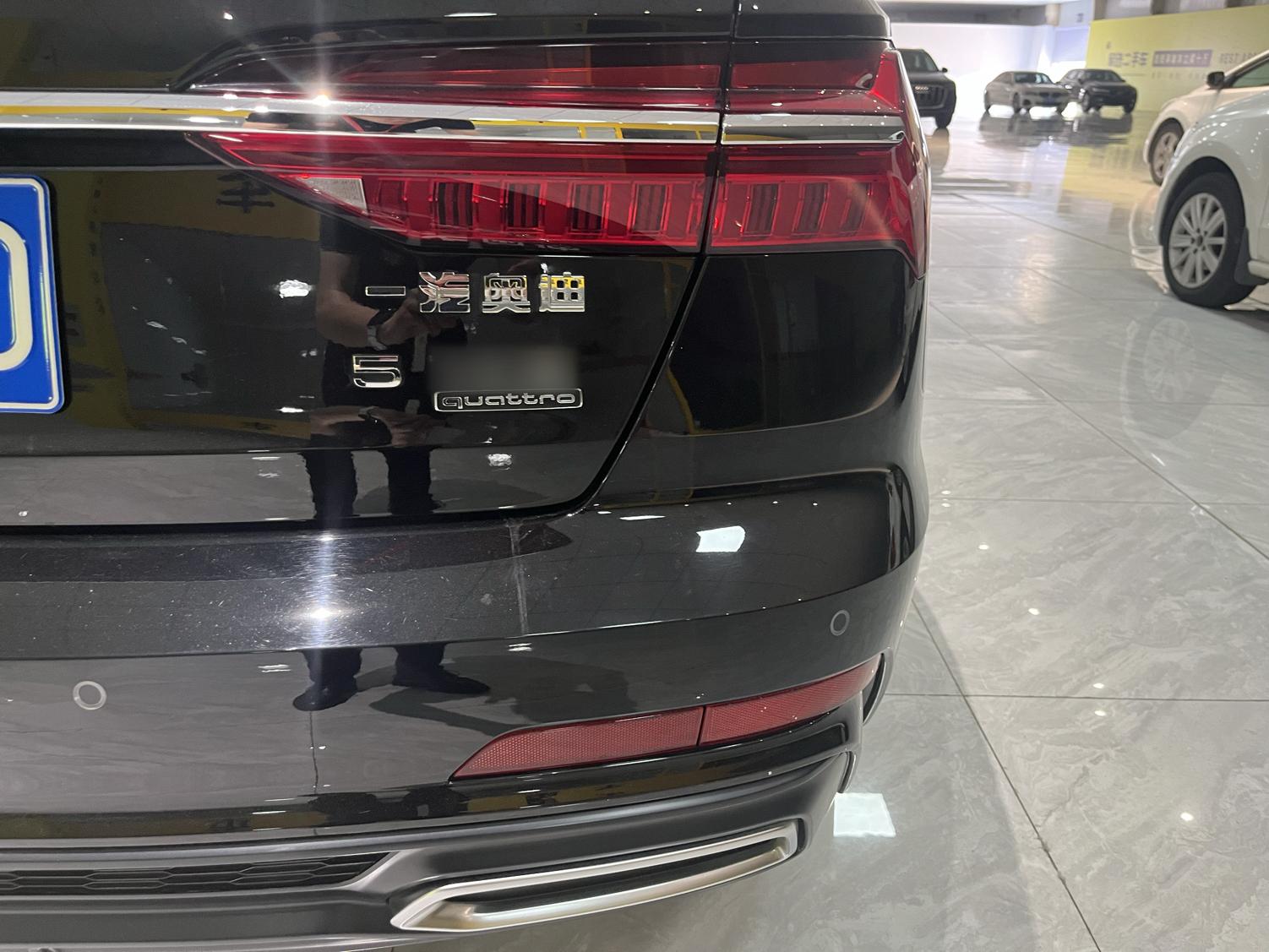 奥迪A6L 2021款 45 TFSI quattro 臻选动感型