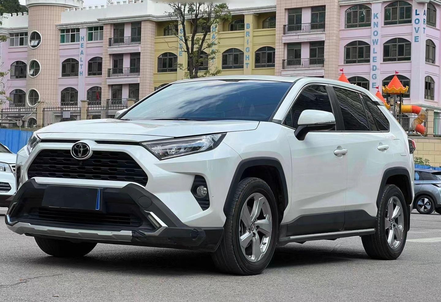 丰田 RAV4 2020款 2.0L CVT两驱风尚版