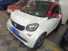 smart fortwo 2015款 1.0L 52千瓦硬顶激情版