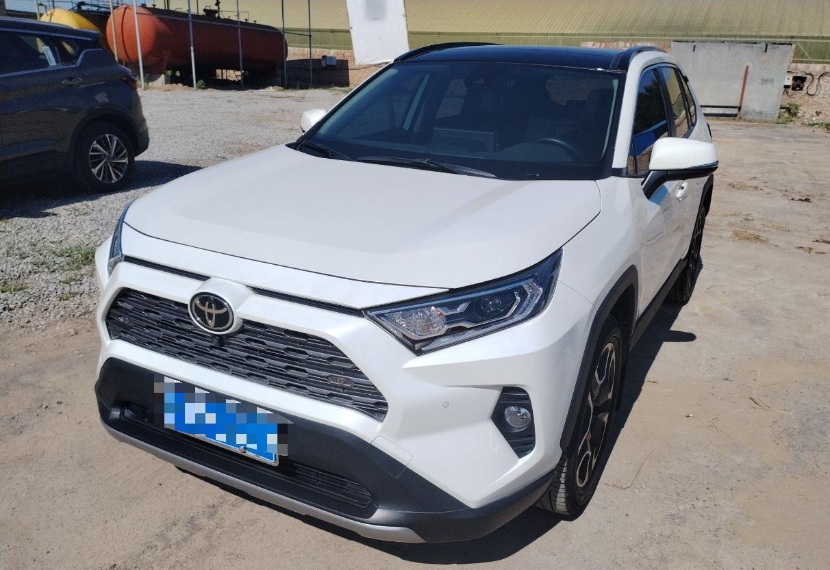 丰田 RAV4 2020款 2.0L CVT两驱尊贵版