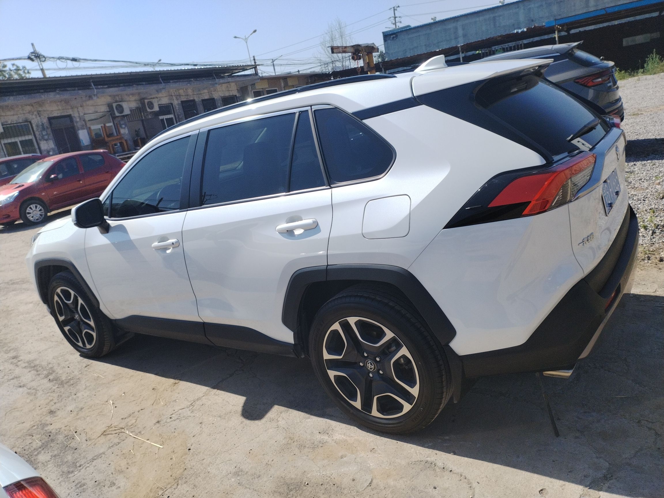 丰田 RAV4 2020款 2.0L CVT两驱尊贵版