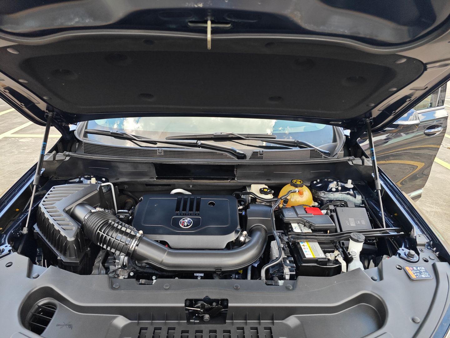 别克 昂科旗 2020款 28T 四驱尊贵型