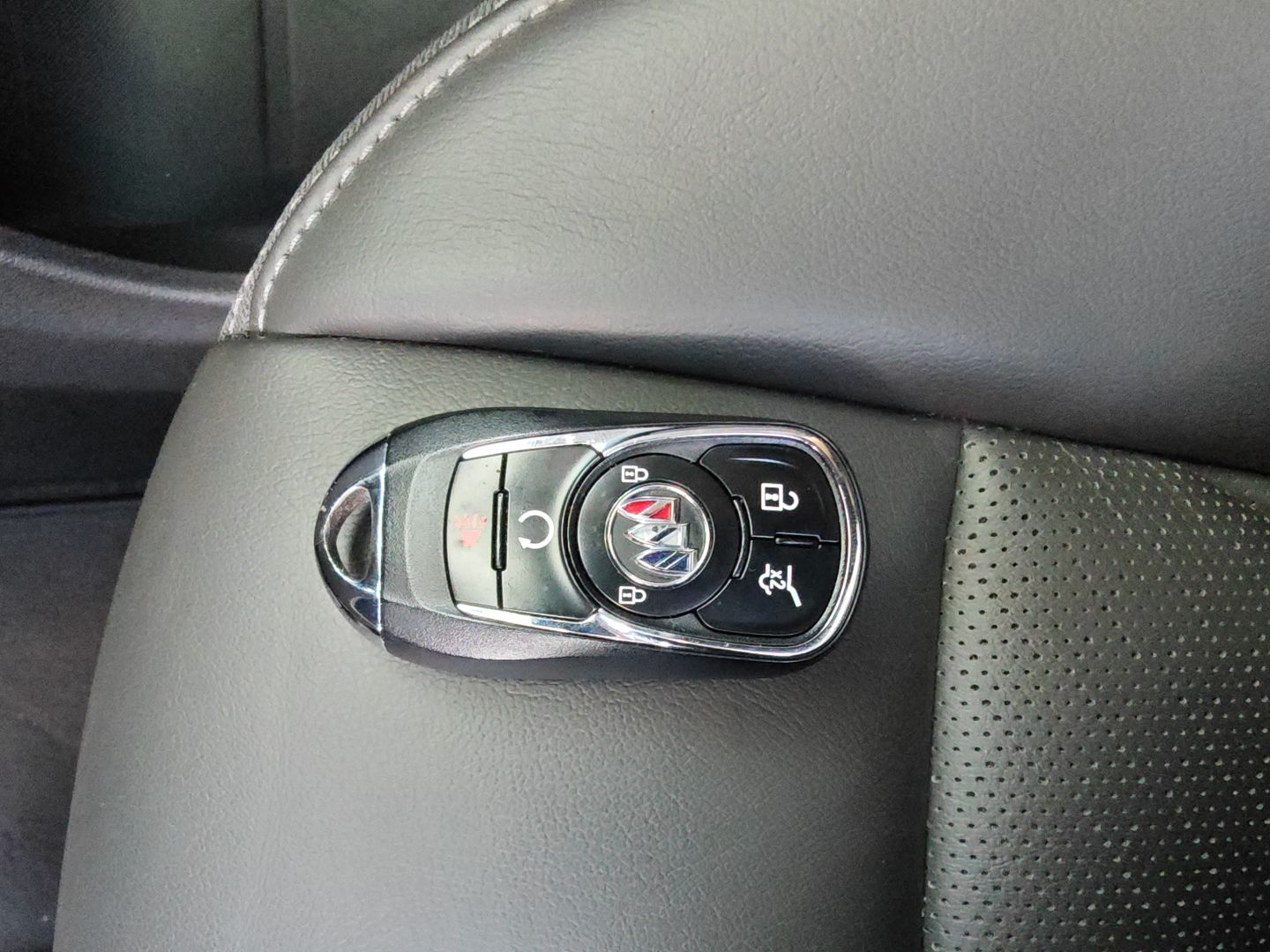 别克 昂科旗 2020款 28T 四驱尊贵型