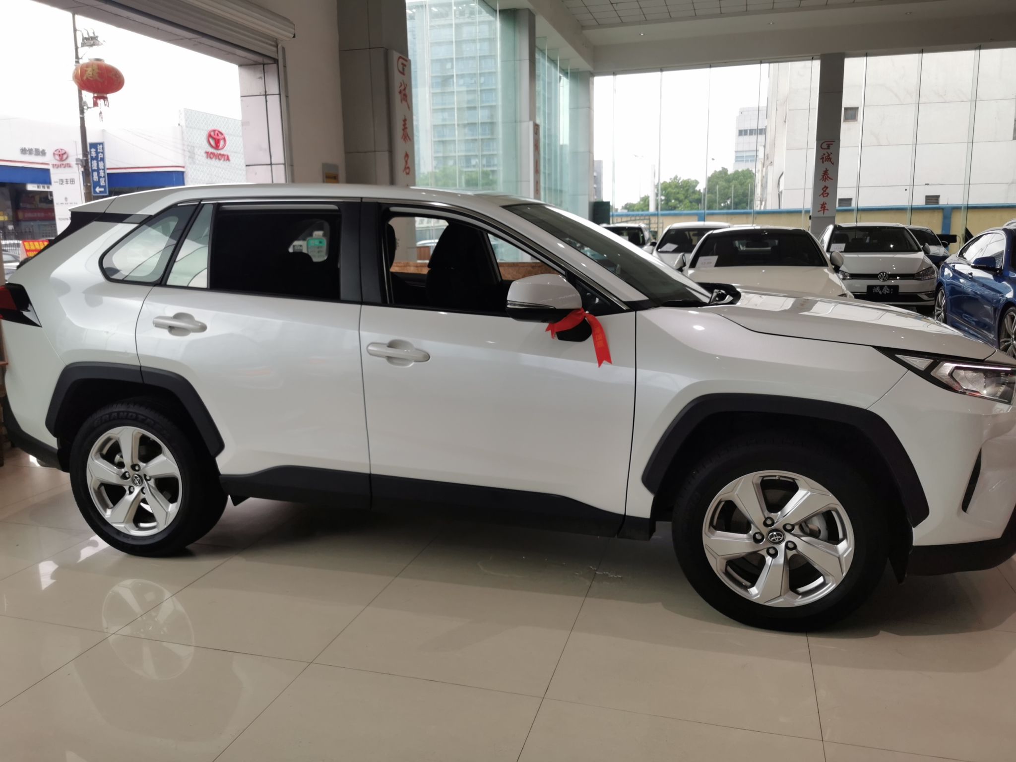 丰田 RAV4 2021款 2.0L CVT两驱风尚版