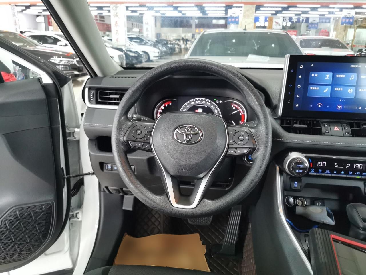 丰田 RAV4 2021款 2.0L CVT两驱风尚版