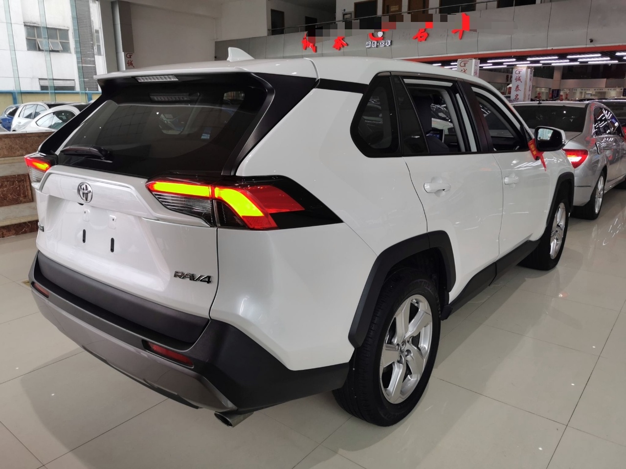 丰田 RAV4 2021款 2.0L CVT两驱风尚版