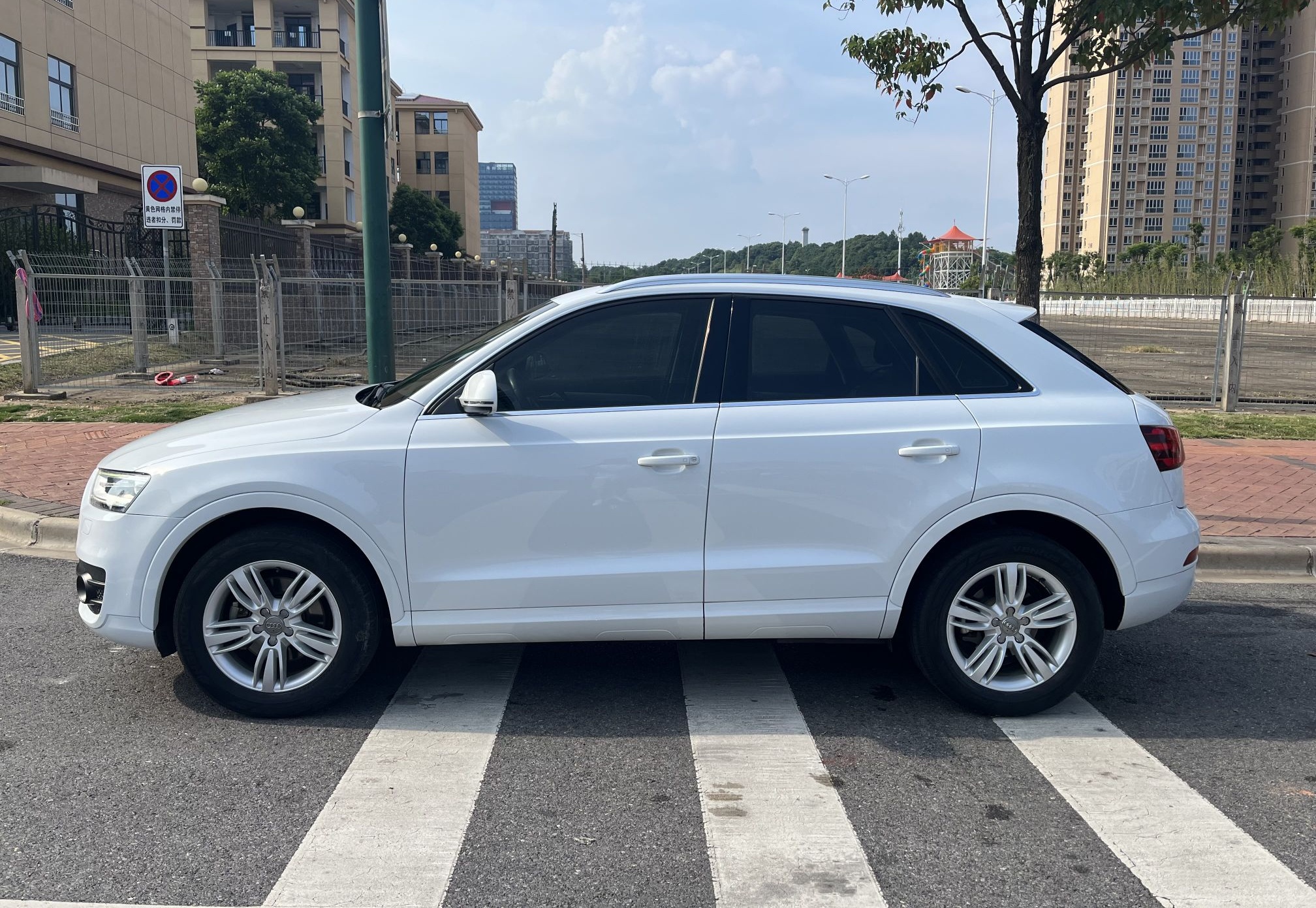 奥迪Q3 2015款 35 TFSI 舒适型