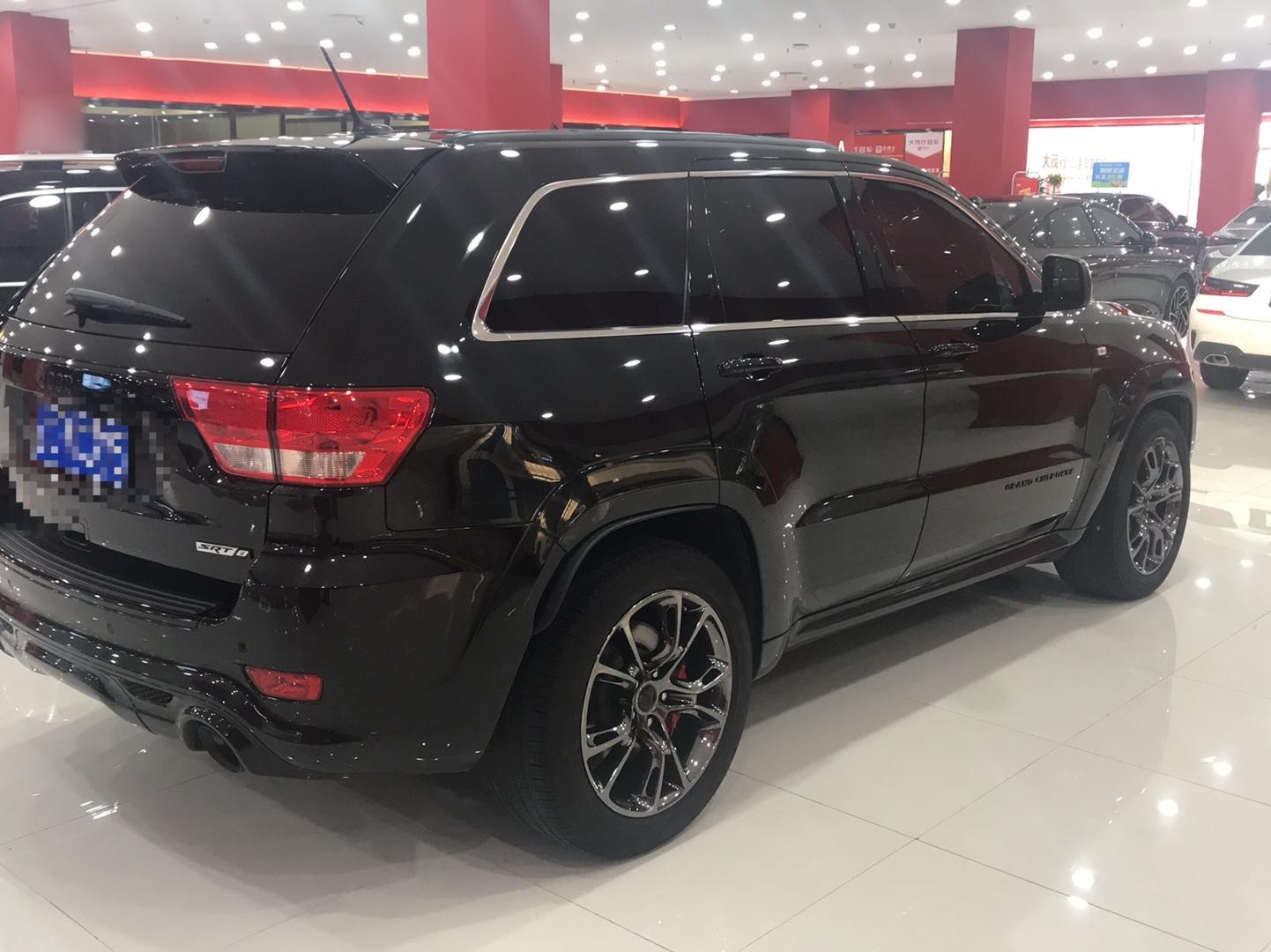 Jeep 大切诺基 SRT 2013款 6.4L SRT8 炫黑版