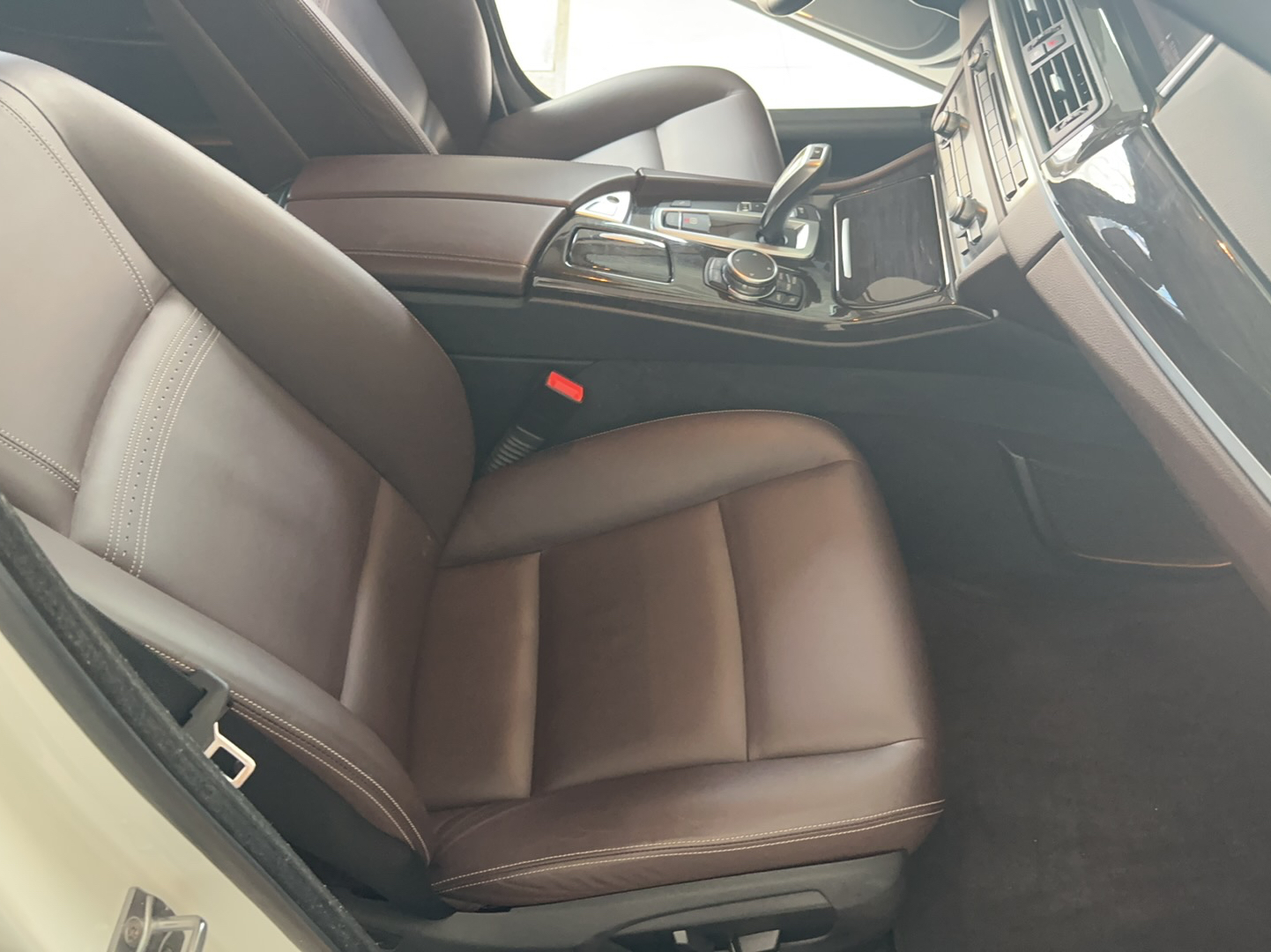 宝马5系 2014款 525Li 豪华设计套装