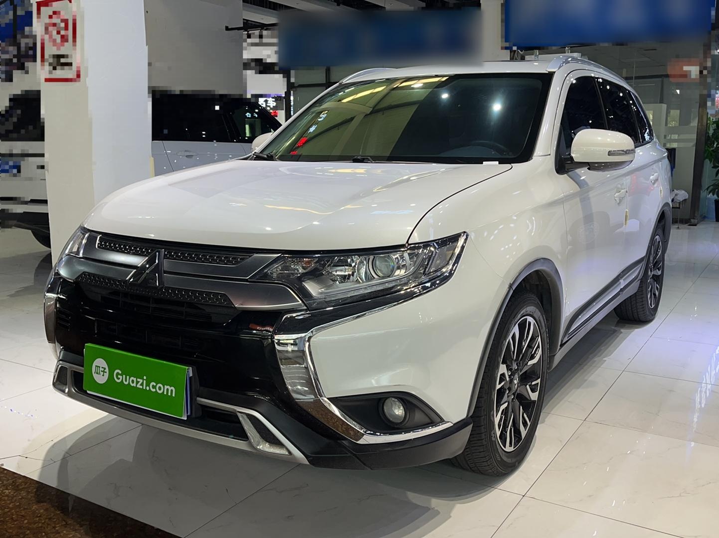 三菱 欧蓝德 2019款 2.0L 两驱畅享版 5座 国VI