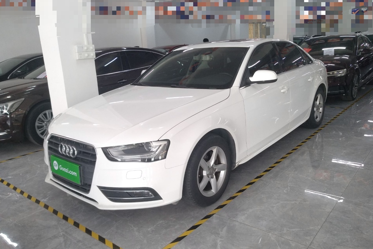 奥迪A4L 2013款 35 TFSI 自动标准型