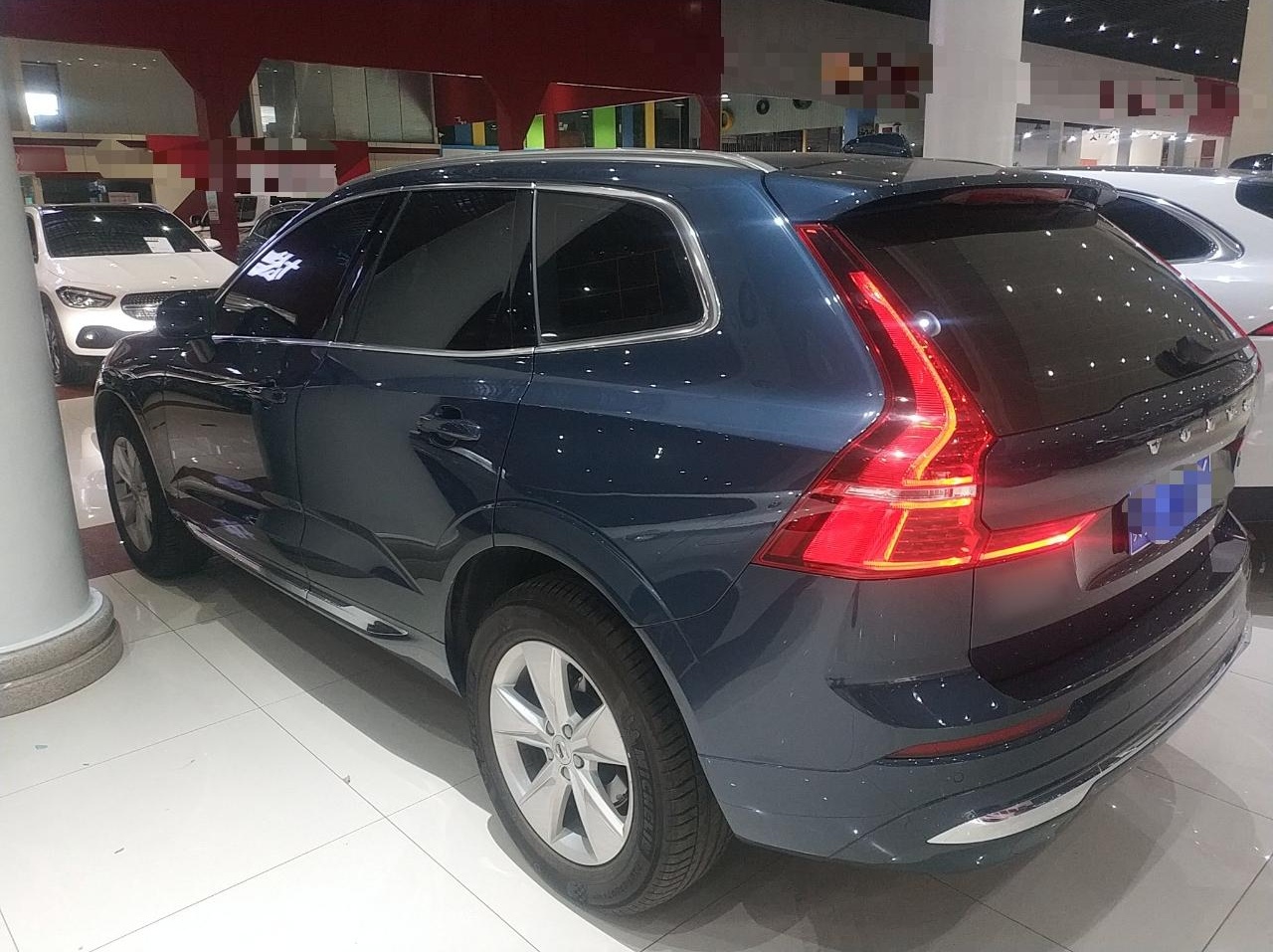 沃尔沃XC60 2022款 B5 四驱智逸豪华版