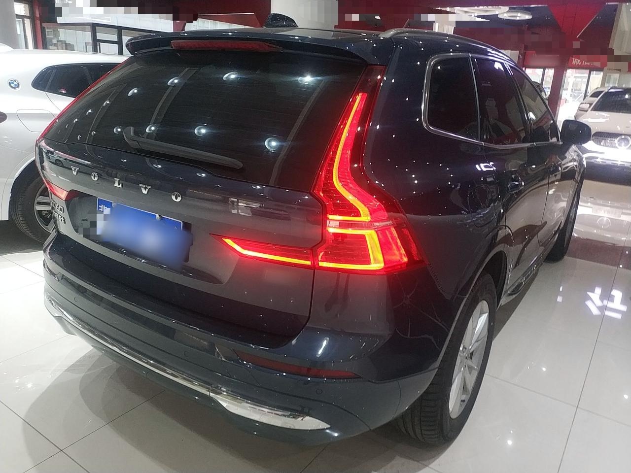 沃尔沃XC60 2022款 B5 四驱智逸豪华版