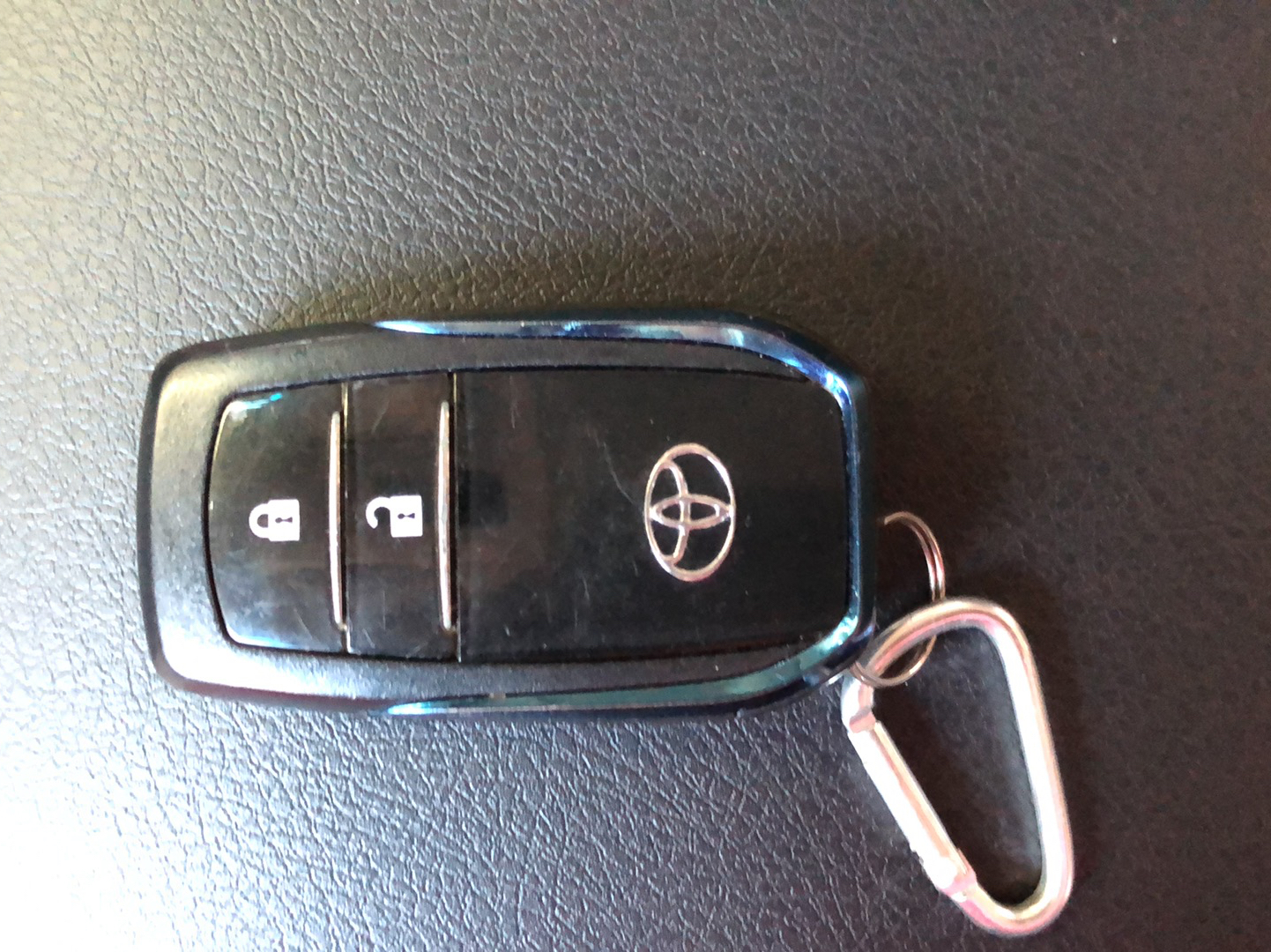 丰田 普拉多 2019款 3.5L 自动TX-L尊享版后挂备胎