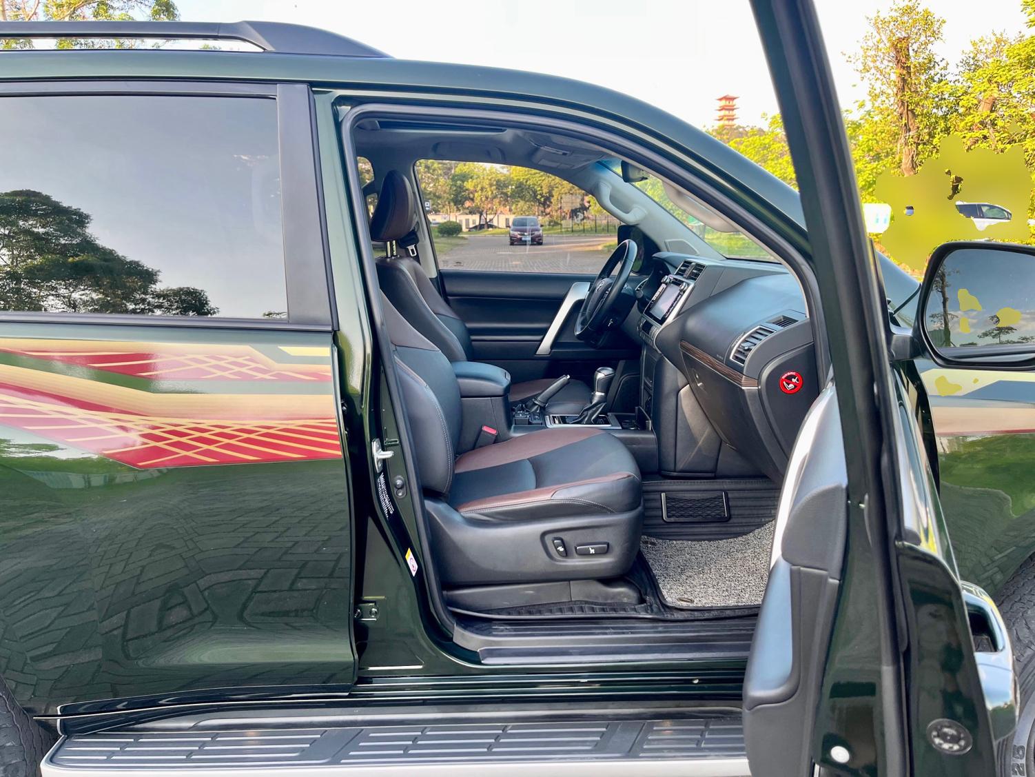 丰田 普拉多 2019款 3.5L 自动TX-L尊享版后挂备胎