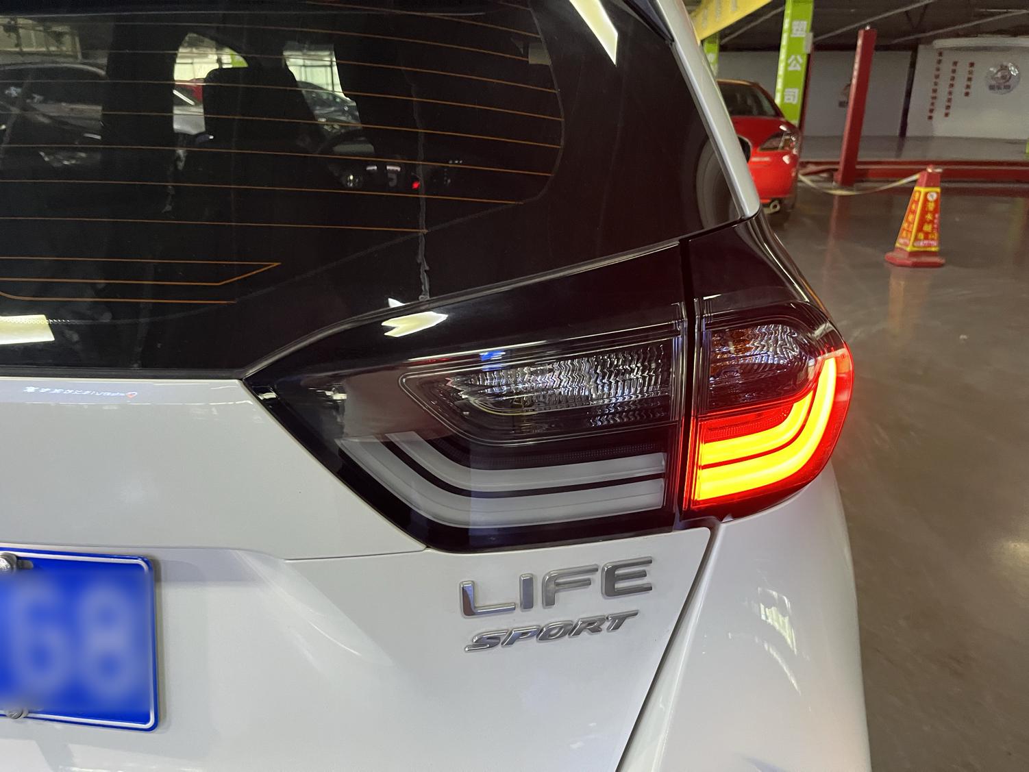 本田 LIFE 2021款 1.5L CVT SPORT心动版