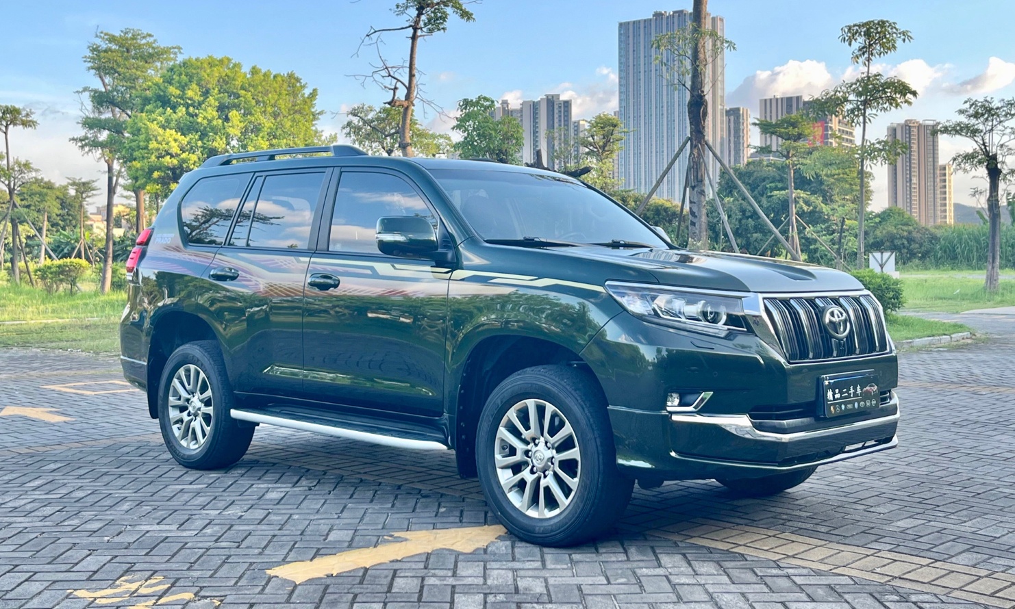 丰田 普拉多 2019款 3.5L 自动TX-L尊享版后挂备胎