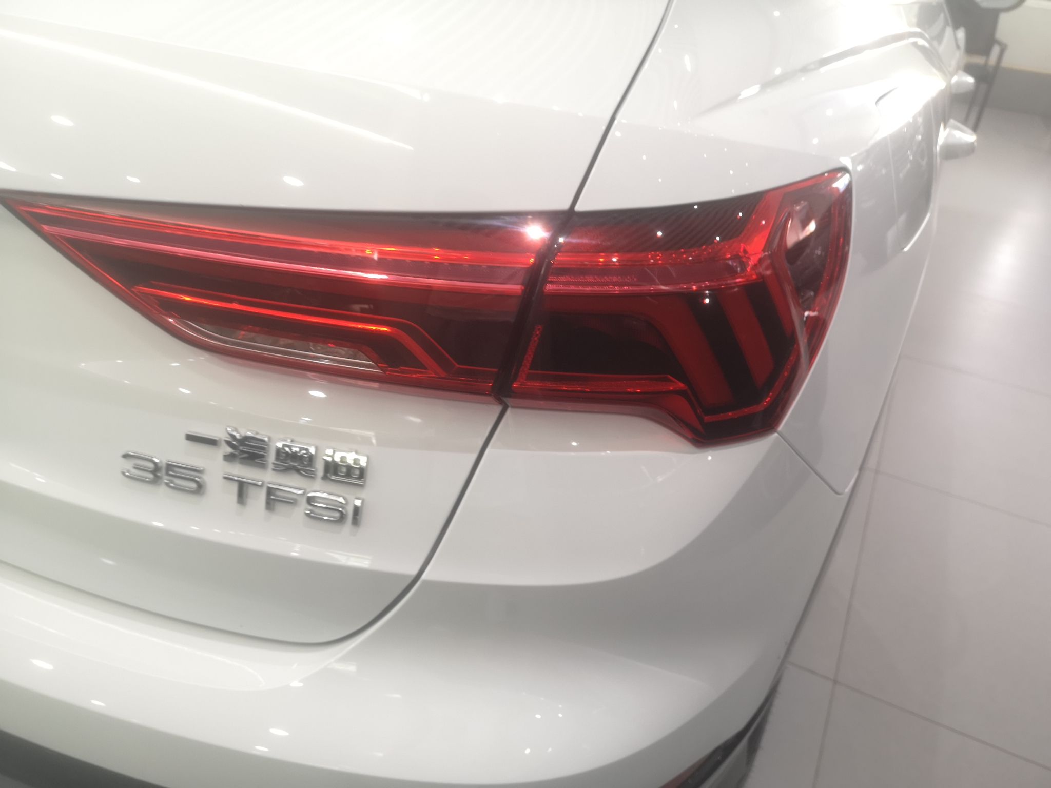 奥迪Q3 2021款 35 TFSI 时尚致雅型