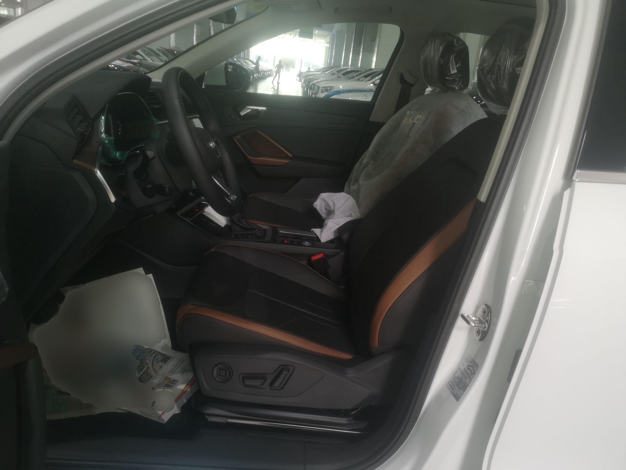 奥迪Q3 2021款 35 TFSI 时尚致雅型