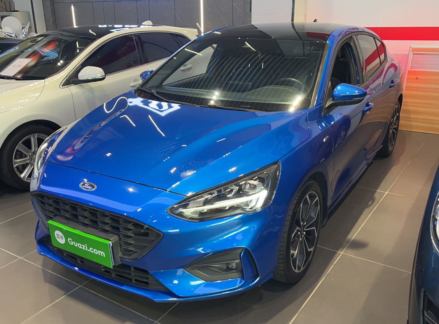 福特 福克斯 2019款 三厢 EcoBoost 180 自动ST Line